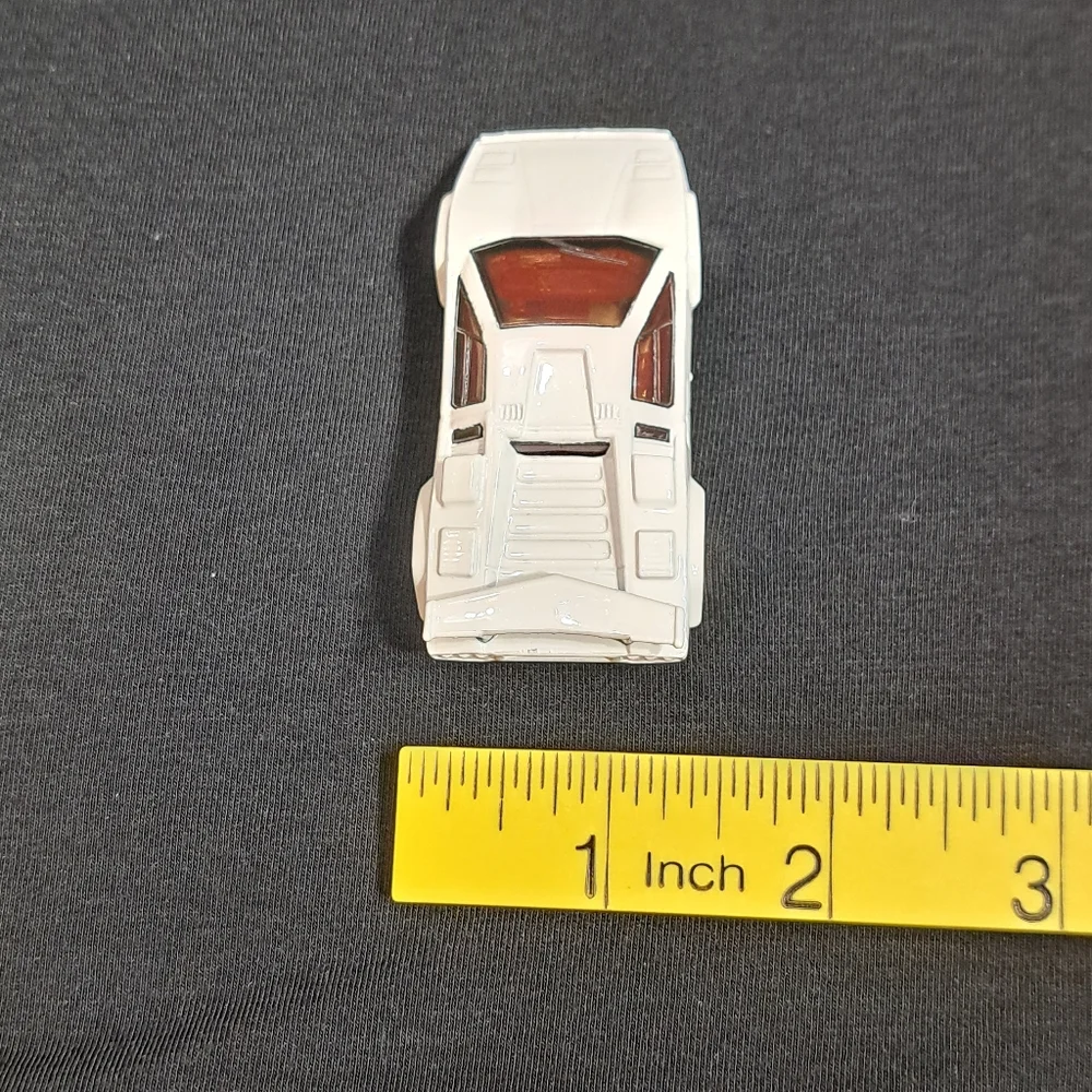 Vinatge Hot Wheels‎ 1987 White Lamborghini Countach w/o Decals